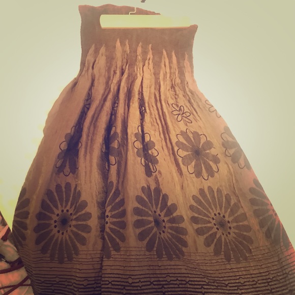 Brown Strapless Knee Length Flower Dress - Picture 2 of 6